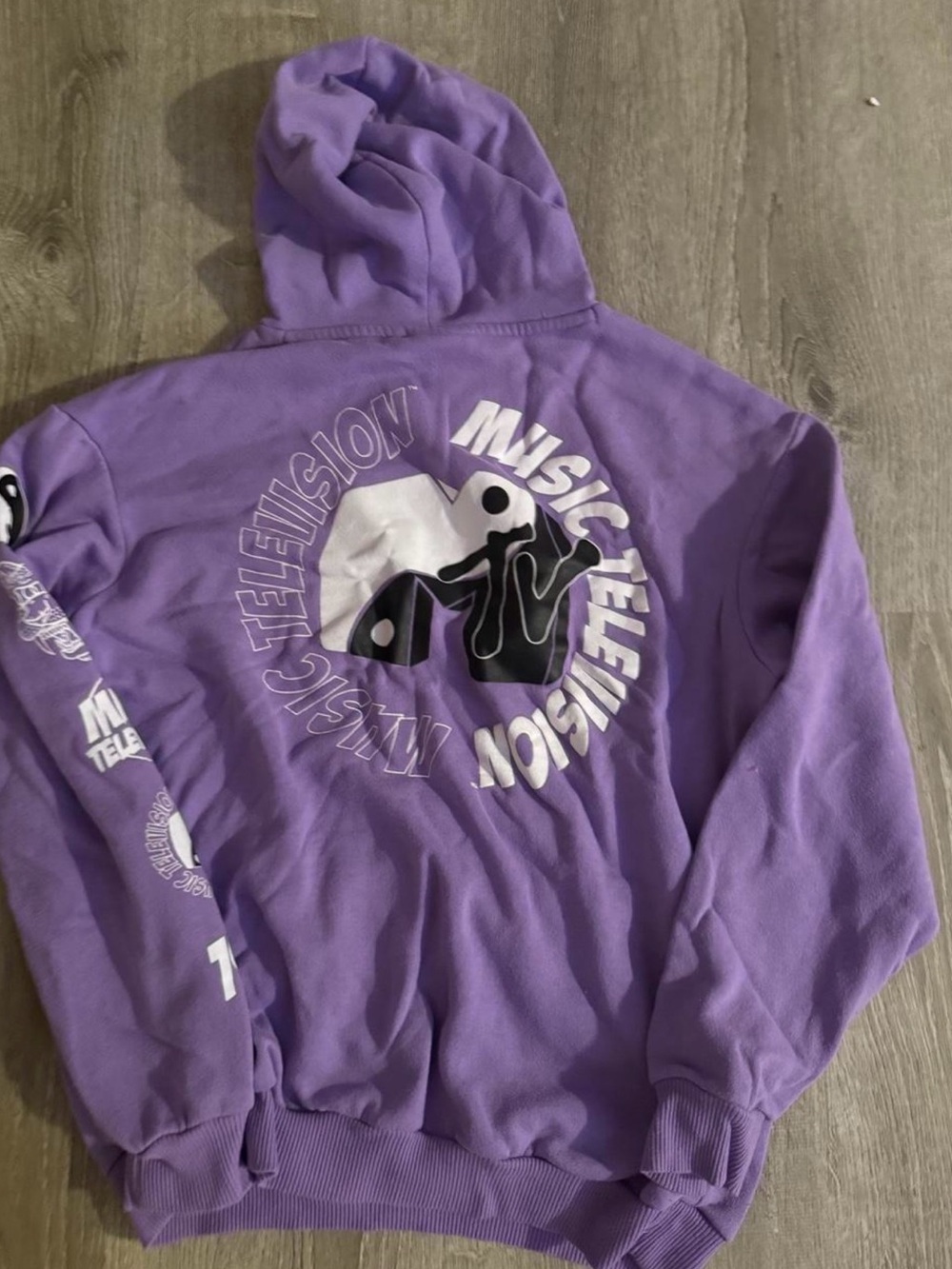 Woman’s MTV Pullover Hoodie